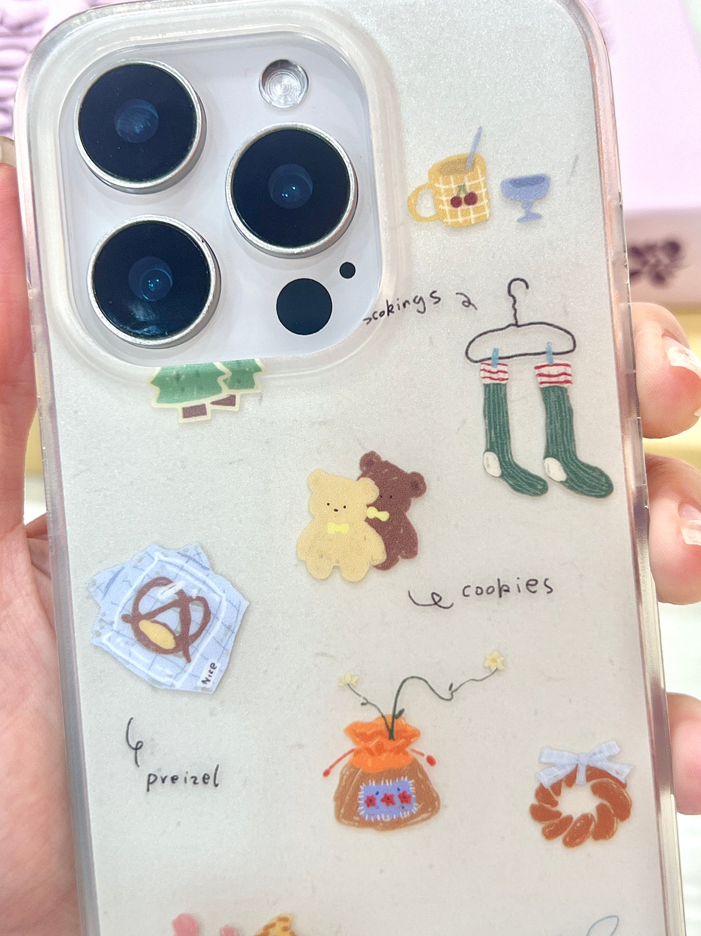 【Ready Stock】B112✨ 15 Pro 秋冬小插画