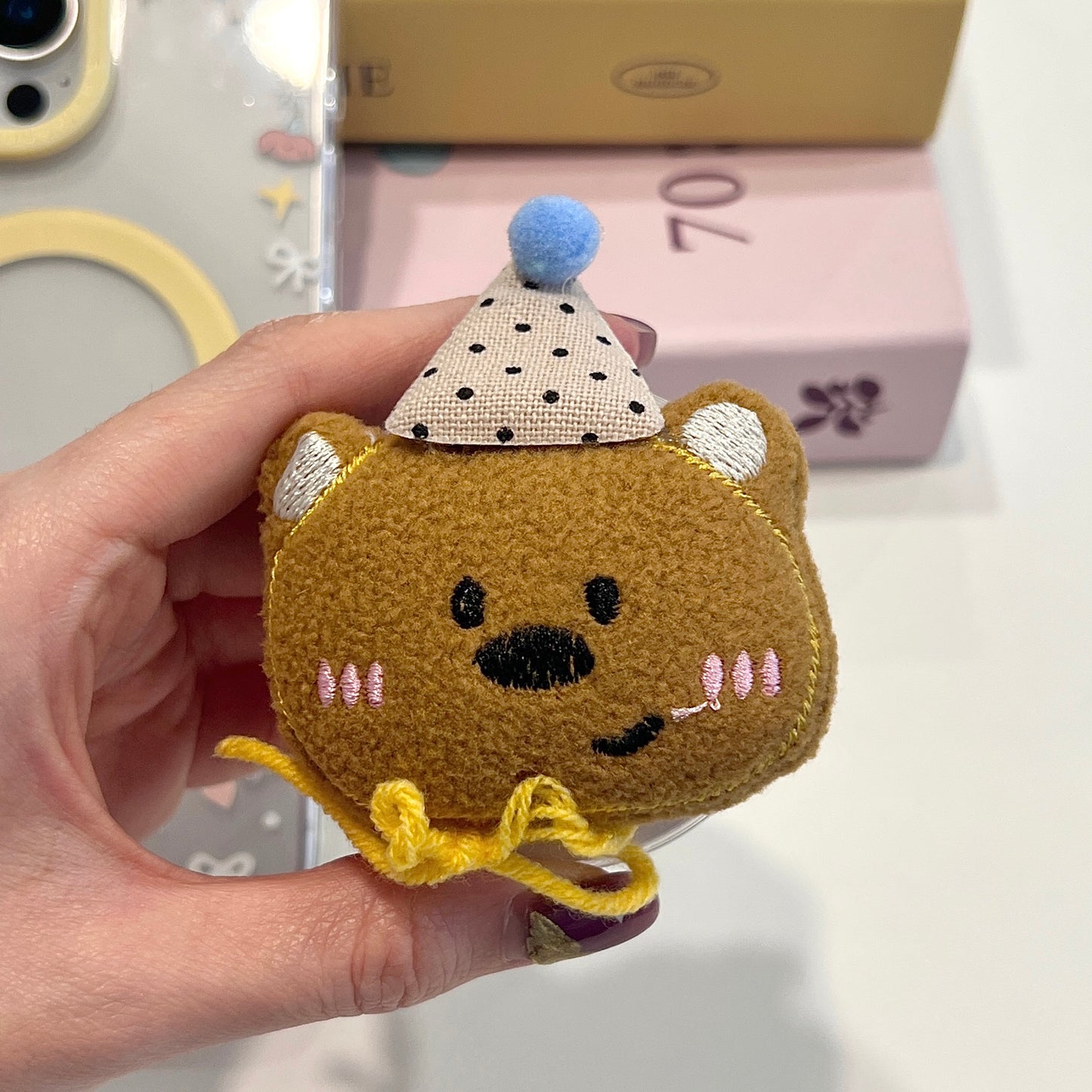 【Preorder】B133✨ 绒毛Bear磁吸支架手机壳